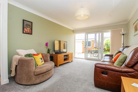 28 Cumbrian Way, Wakefield, WF2 8JR