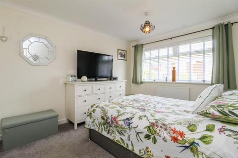 28 Cumbrian Way, Wakefield, WF2 8JR