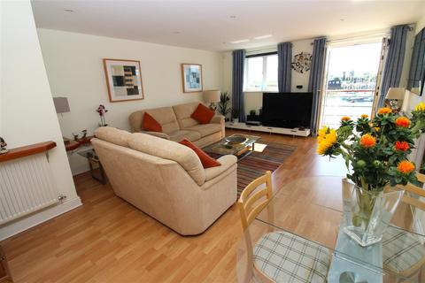 2 bedroom apartment for sale, Pier Road, Littlehampton