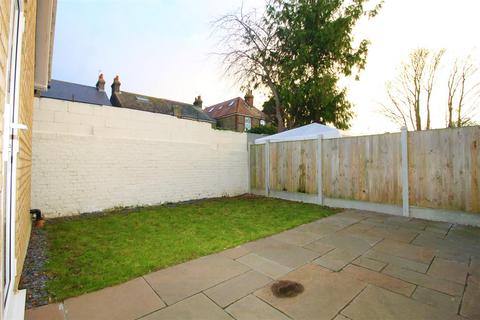 3 bedroom semi-detached house to rent, Mayville Mews, Broadstairs