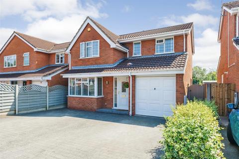 4 bedroom detached house for sale, Dickens Close, Galley Common