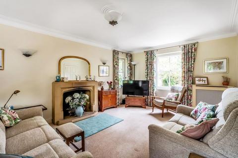 28 The Glade, Fetcham, Leatherhead, KT22 9TH
