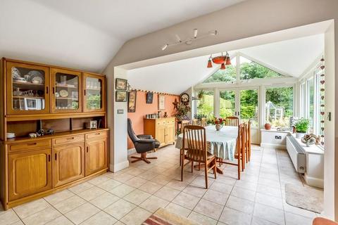28 The Glade, Fetcham, Leatherhead, KT22 9TH