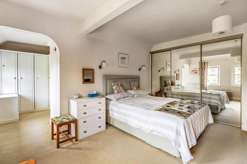 28 The Glade, Fetcham, Leatherhead, KT22 9TH