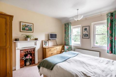 28 The Glade, Fetcham, Leatherhead, KT22 9TH