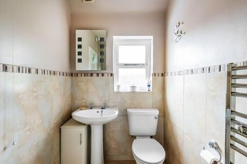 28 The Glade, Fetcham, Leatherhead, KT22 9TH