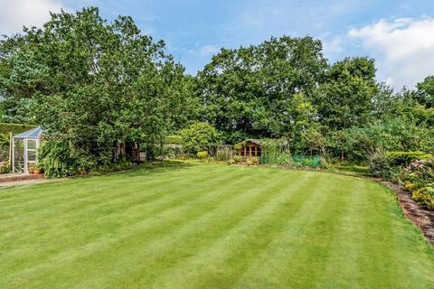28 The Glade, Fetcham, Leatherhead, KT22 9TH