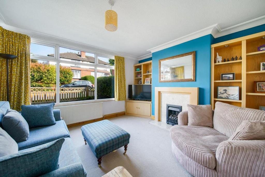 Bowood Crescent-15.jpg