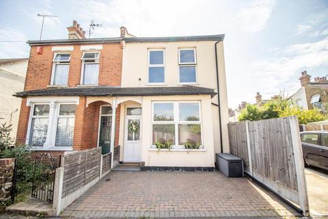 182 Central Avenue, Southend-on-sea, SS2 4EB