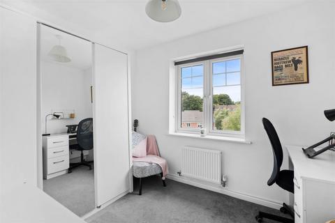 43 Fussell Way, Wollaston, Stourbridge, DY8 4GG