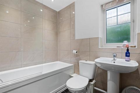 43 Fussell Way, Wollaston, Stourbridge, DY8 4GG