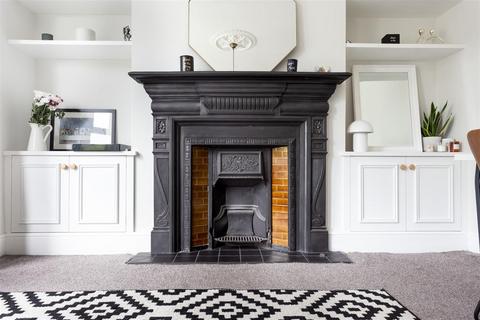 6a Darwin Road, London, W5 4BD