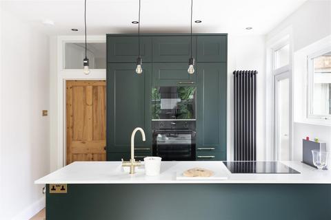 6a Darwin Road, London, W5 4BD