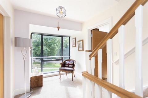 3 Giles Crescent, Uxbridge, UB10 0QL