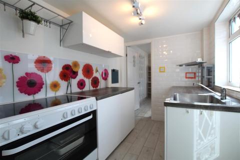 3 bedroom house to rent, Wellesley Road, Brentwood