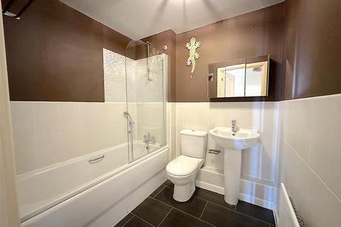 18 Military Close, Shoeburyness, Southend-on-sea, SS3 8EG