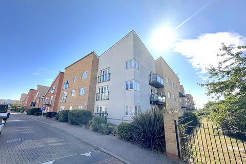 18 Military Close, Shoeburyness, Southend-on-sea, SS3 8EG