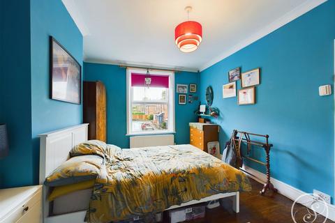 30 Bell Lane, Leeds, LS13 2LX