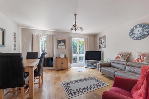 3 bedroom semi-detached house for sale, Avenue Park Road, West Norwood, SE27