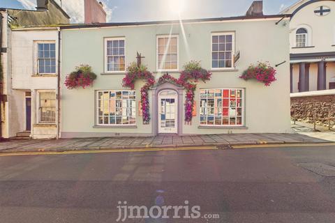 4 bedroom end of terrace house for sale, High Street, Fishguard, SA65