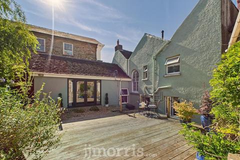 4 bedroom end of terrace house for sale, High Street, Fishguard, SA65