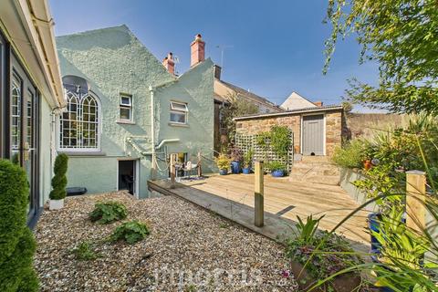 4 bedroom end of terrace house for sale, High Street, Fishguard, SA65