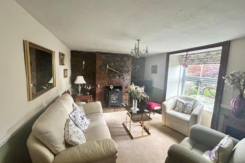 6 Castle Green, Helston, TR13 8EY