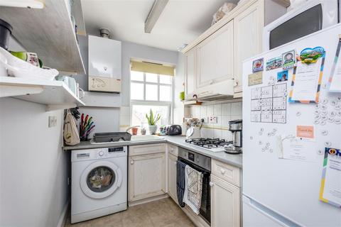 1 bedroom flat for sale, Sheen Lane, East Sheen, SW14