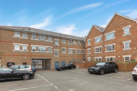 1 bedroom flat for sale, Sheen Lane, East Sheen, SW14