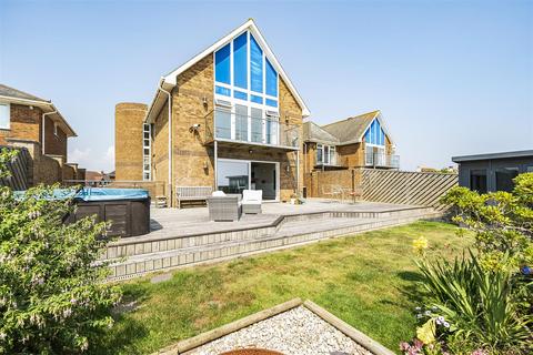 2 Jacken Close, Bognor Regis, PO22 7DU