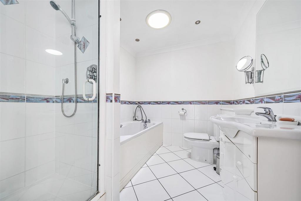 Master En-Suite