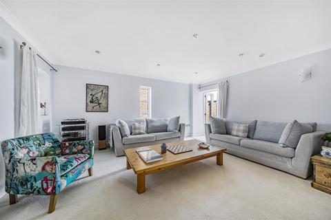 2 Jacken Close, Bognor Regis, PO22 7DU