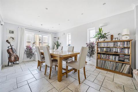 2 Jacken Close, Bognor Regis, PO22 7DU