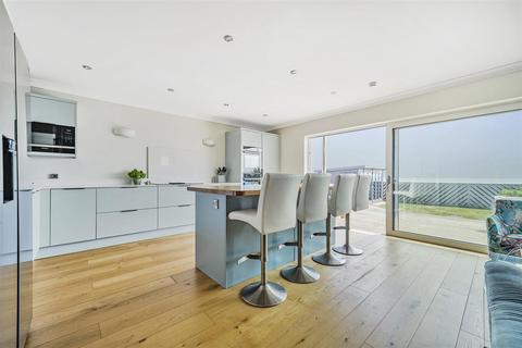 2 Jacken Close, Bognor Regis, PO22 7DU