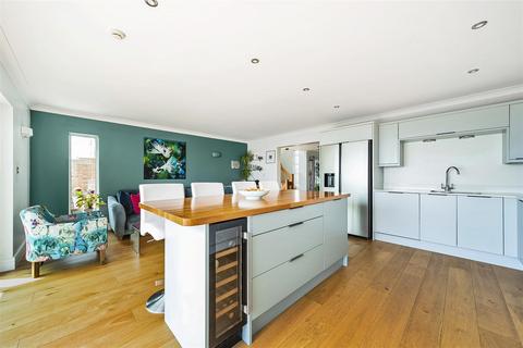 2 Jacken Close, Bognor Regis, PO22 7DU