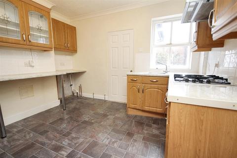 2 bedroom house to rent, Stoke Fields, Guildford