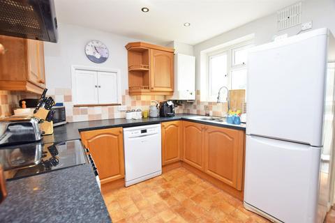 4 bedroom terraced house for sale, Mereworth Close, Rainham