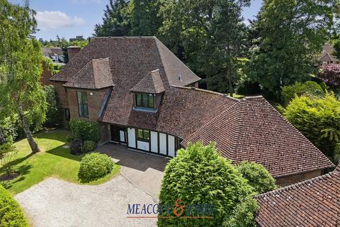 3 Hutton Gate, Hutton, Brentwood, CM13 2XA