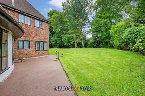 3 Hutton Gate, Hutton, Brentwood, CM13 2XA