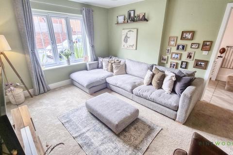 30 Canyon Meadow, Creswell, Worksop, S80 4UQ