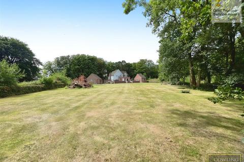 4 bedroom detached house for sale, Brock Hill, Runwell Wickford