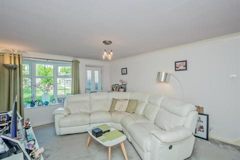 2 bedroom terraced house for sale, Lawns Mount, New Farnley, Leeds