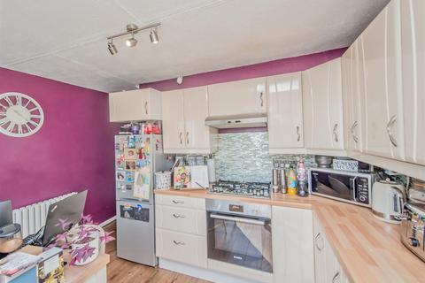 2 bedroom terraced house for sale, Lawns Mount, New Farnley, Leeds