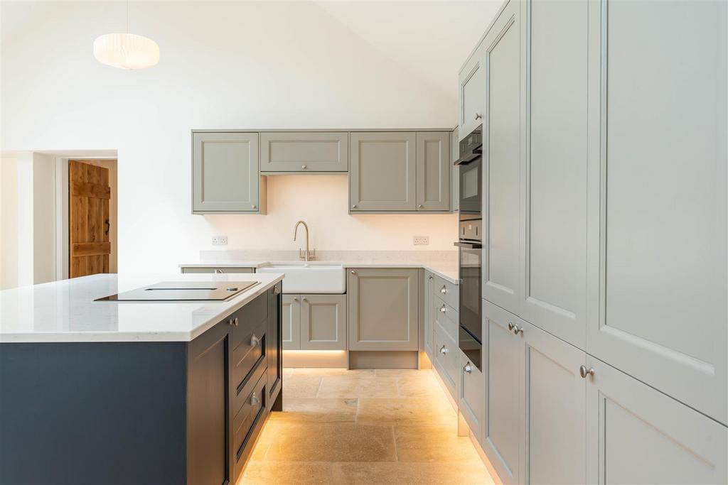 Beautiful kitchen with island