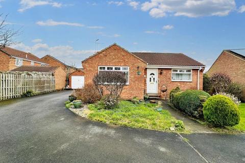 2 bedroom bungalow to rent, Fairway Close, Sherburn In Elmet, LS25