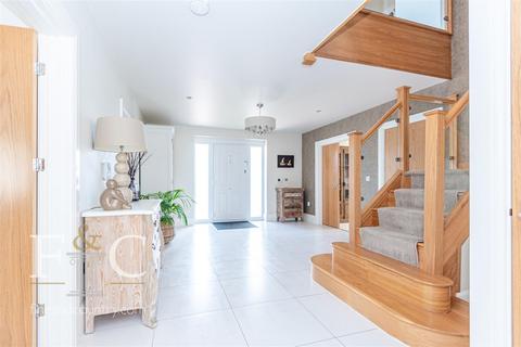 3 Canton Close, Cheshunt, Waltham Cross, EN7 5PD