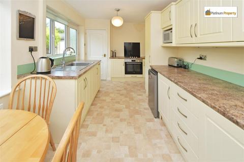 4 bedroom detached bungalow for sale, Marsh View, Stoke-On-Trent ST3