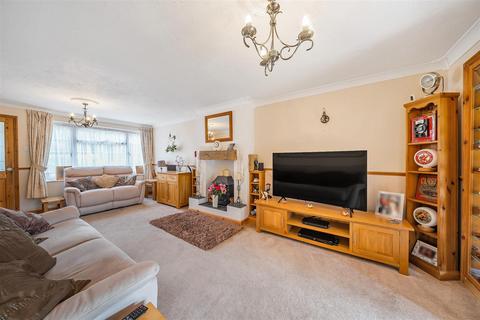 3 bedroom detached house for sale, Weybridge Mead, Hampshire GU46