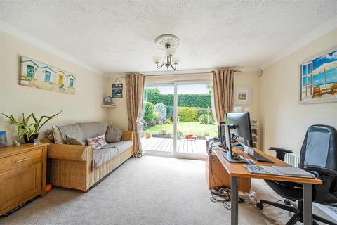 3 bedroom detached house for sale, Weybridge Mead, Hampshire GU46