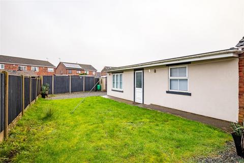 3 bedroom semi-detached house for sale, Kenilworth Road, Scunthorpe